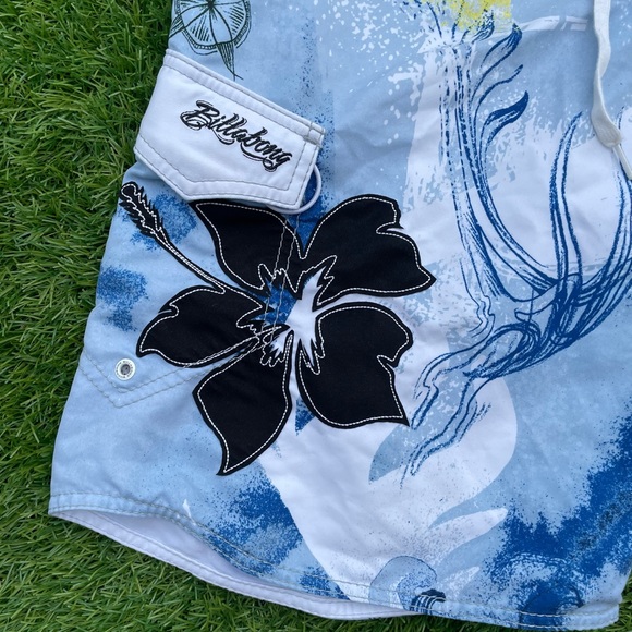 Billabong Men’s - Hawaiian Flower Boardshort - Picture 2 of 8